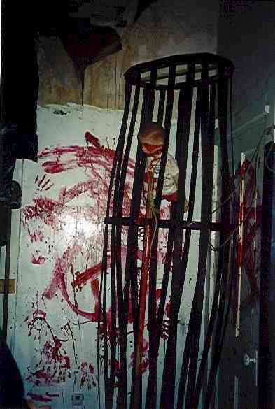 trapped.jpg (25202 bytes)